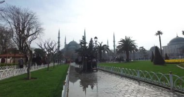 Sultanahmet Meydanı Istanbul'ziyaret turist için bir yer