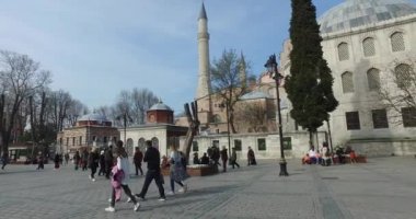 Sultanahmet Meydanı Istanbul'ziyaret turist için bir yer