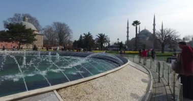 Sultanahmet Meydanı Istanbul'ziyaret turist için bir yer