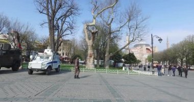 Sultanahmet Meydanı Istanbul'ziyaret turist için bir yer