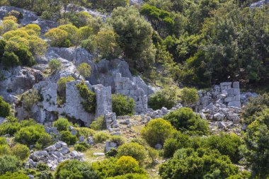 Antik Likya şehridir ve etrafı sonucu olarak deprem şehri sular altında.