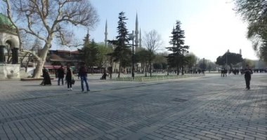 Sultanahmet Meydanı Istanbul'ziyaret turist için bir yer