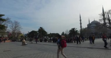 Sultanahmet Meydanı Istanbul'ziyaret turist için bir yer