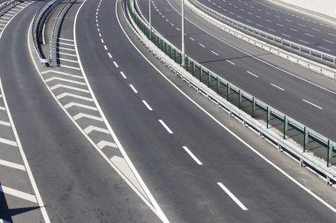 Çok bantlı asfalt track Bridge yükseklikten kaldırıldı