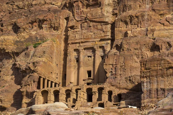 Antigua ciudad rocosa abandonada de Petra — Foto de Stock