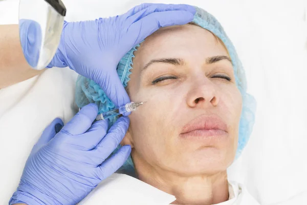 Cosmetic treatment with injection — Stock Photo, Image