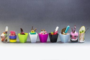 Mini Tatlılar ve et kanepeler 