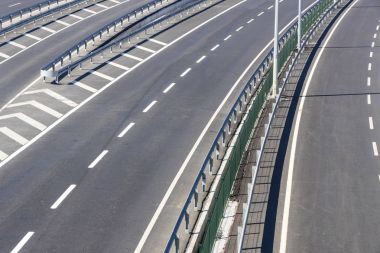 Çok bantlı asfalt parça kaldırıldı