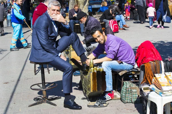 Street boty čističe v městě Istanbulu v Turecku — Stock fotografie