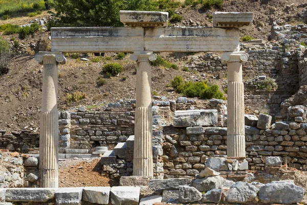 エフェソスの古代旧式な都市の遺跡 — ストック写真