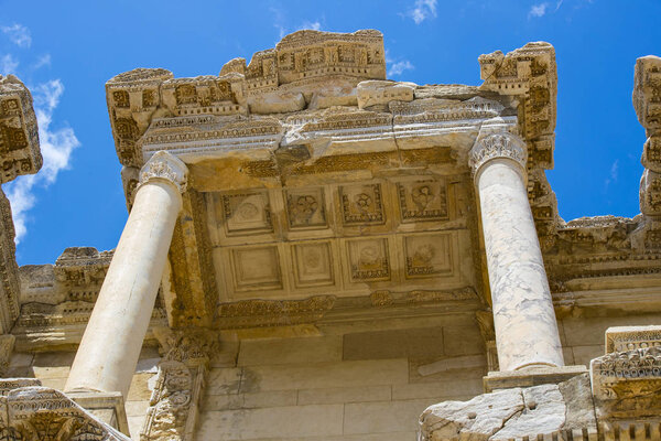 Руины древнего древнего города Эфес
 