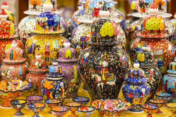 Традиционная декоративная керамика Турции — стоковое фото