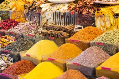 Şeker ve baharat üzerine Mısır Çarşısı 
