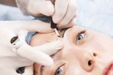 Microblading kaşlar iş akışı