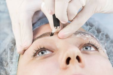 Microblading kaşlar iş akışı
