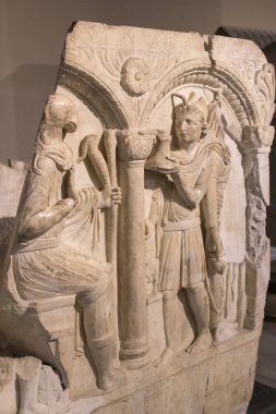 Bas-reliefs Bizans Istanbul'daki eski sakinlerinin lahitler taş