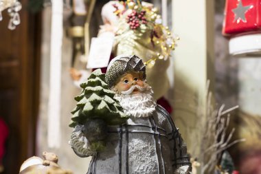 Noel alışveriş Hatıra Eşyası ve takı içinde şehir, Sainte-Andre Macaristan.