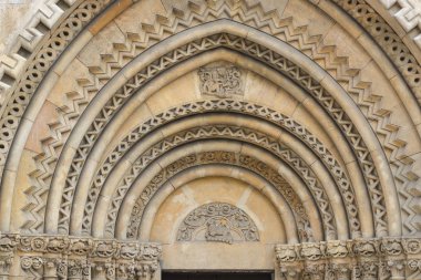 Kale mimari ve eklektik Vajdahunyad kilise unsurları 