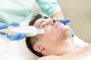 adam maske kozmetik prosedür 