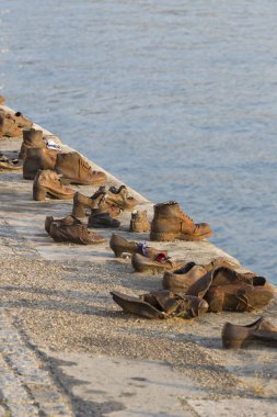 Budapeşte'de yürütülen Yahudilerin anısına anıt