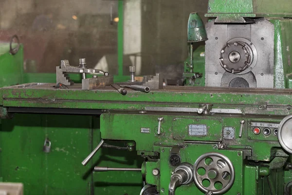 Mecanismos de trabajo de las máquinas metalúrgicas — Foto de Stock