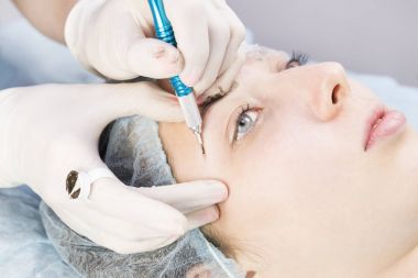 Microblading kaşlar iş akışı