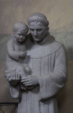 St John's Basilica iç iç unsurları