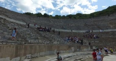Antik kalıntıları şehir Efes Celsus Kütüphanesi Binası, amfitiyatro tapınaklar ve sütunları antika. Unesco Dünya Mirası listesi için aday 