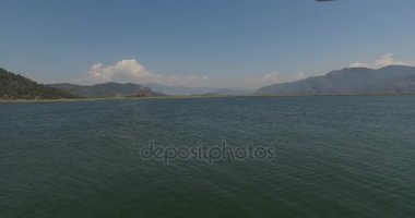 Turist teknelerle Dalyan nehir