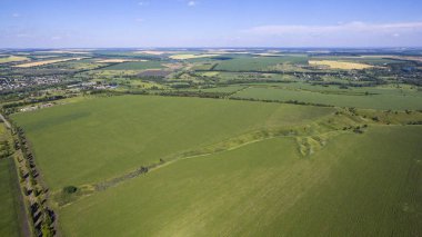 Bir alan yaz panoraması 