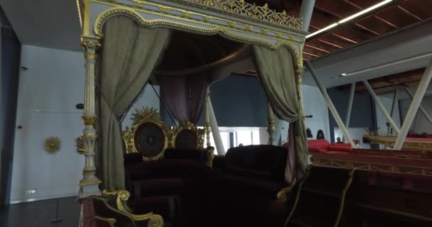 Tengerészeti Múzeumban az isztambuli Szúró ősi csónakok a török szultánok — Stock videók