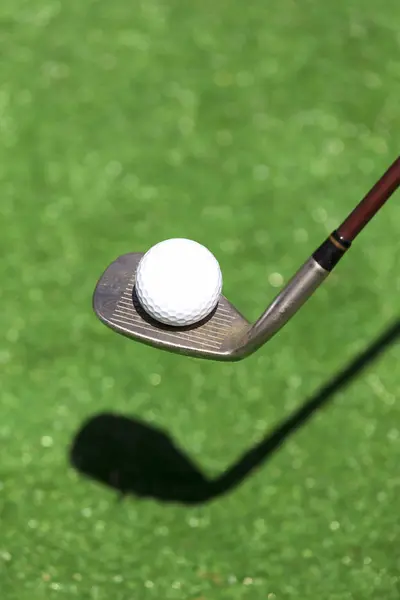Bastone palla sul campo da golf — Foto Stock