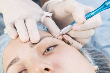 Microblading kaşlar iş akışı