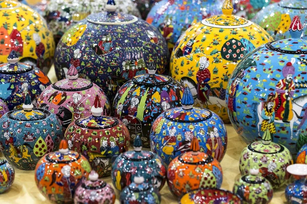 Traditional Turkish painted ceramics — Stock Photo, Image