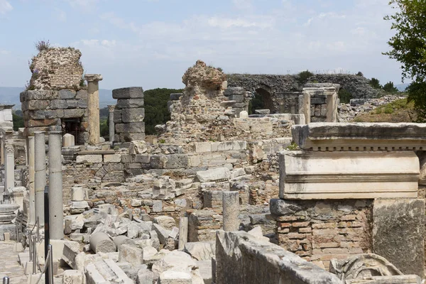 The ruins of the ancient antique city of Ephesus — Stock Photo, Image