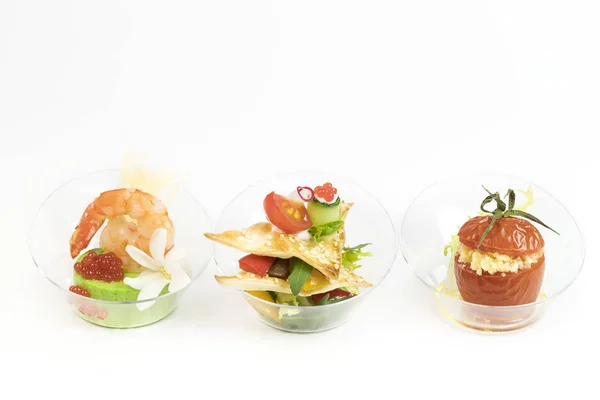Mini Tatlılar ve et kanepeler sebze snacks — Stok fotoğraf