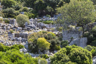 Antik Likya şehridir ve etrafı sonucu olarak deprem şehri sular altında.