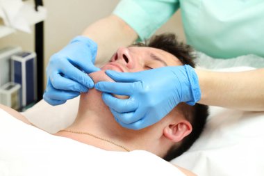 adam maske kozmetik prosedür 