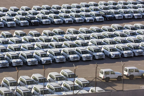  Park açık havada yeni araçların