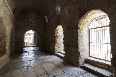 Aziz Nikolaos mezar yerinin kilise mimari unsurları