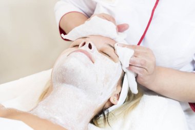 İşlem kozmetik maskesi masaj ve Cilt Bakımı