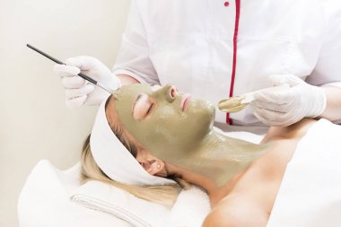 İşlem kozmetik maskesi masaj ve Cilt Bakımı