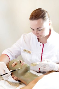 İşlem kozmetik maskesi masaj ve Cilt Bakımı