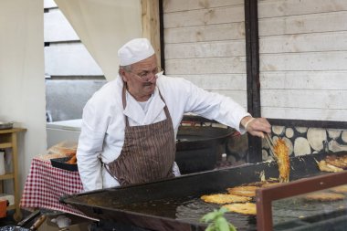 Geleneksel halk St. Istvan ve halk esnaf ile Macaristan hlet ilk adil. Budapeşte. Macaristan