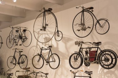 Viyana Teknik Müzesi enerji Sanayi makineleri imalatı sergiler.