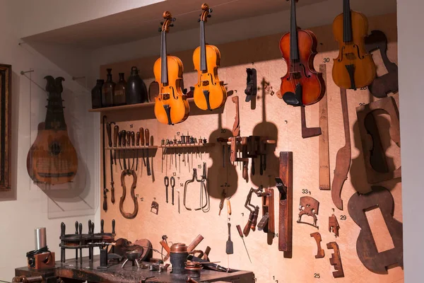 Viyana Teknik Müzesi enerji Sanayi makineleri imalatı sergiler.