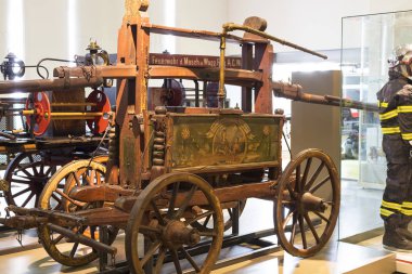 Viyana Teknik Müzesi enerji Sanayi makineleri imalatı sergiler.