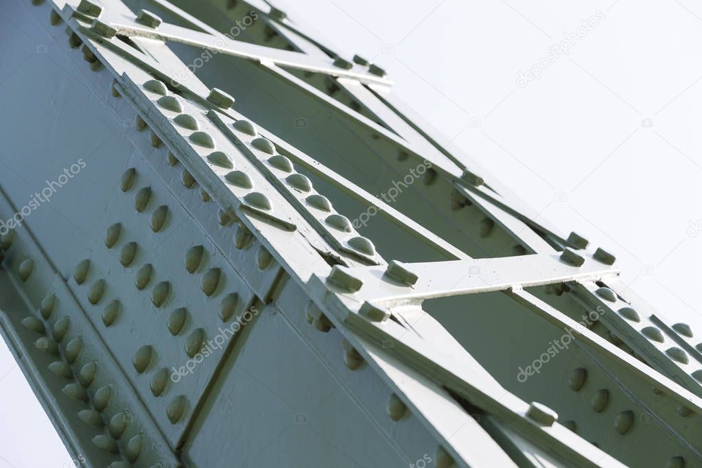 Metal parts of the rivet joints of the bridge construction