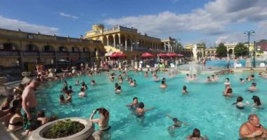 Avrupa'nın en büyük tıbbi banyo en eski Szechenyi şifalı banyo olduğunu.