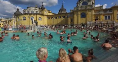 Avrupa'nın en büyük tıbbi banyo en eski Szechenyi şifalı banyo olduğunu.